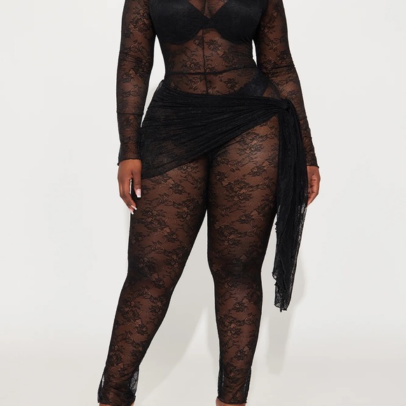 Lace jumpsuit - Picture 3 of 5